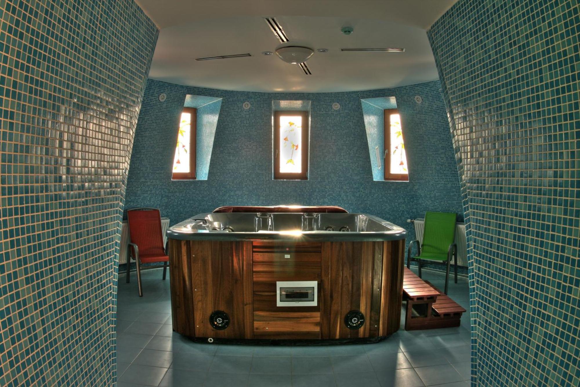 Hotel Jarja ハイデゥソボスロー エクステリア 写真