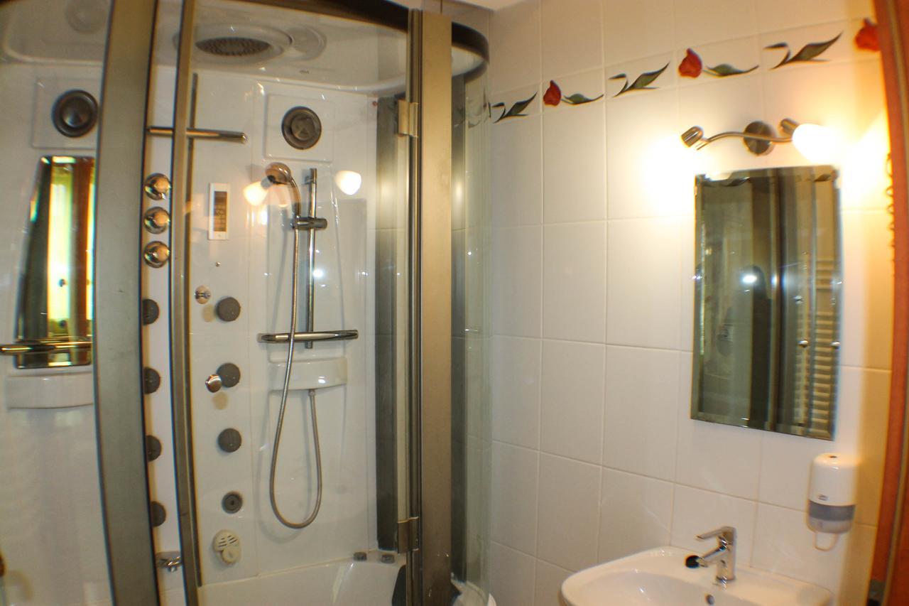 Hotel Jarja ハイデゥソボスロー エクステリア 写真